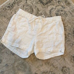 Old Navy women’s 100% Cotton Cream Cargo Shorts